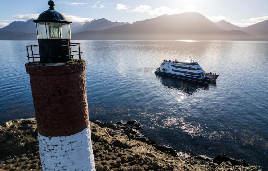 FIN DEL MUNDO – Traslados aeropuerto + Navegación Canal Beagle